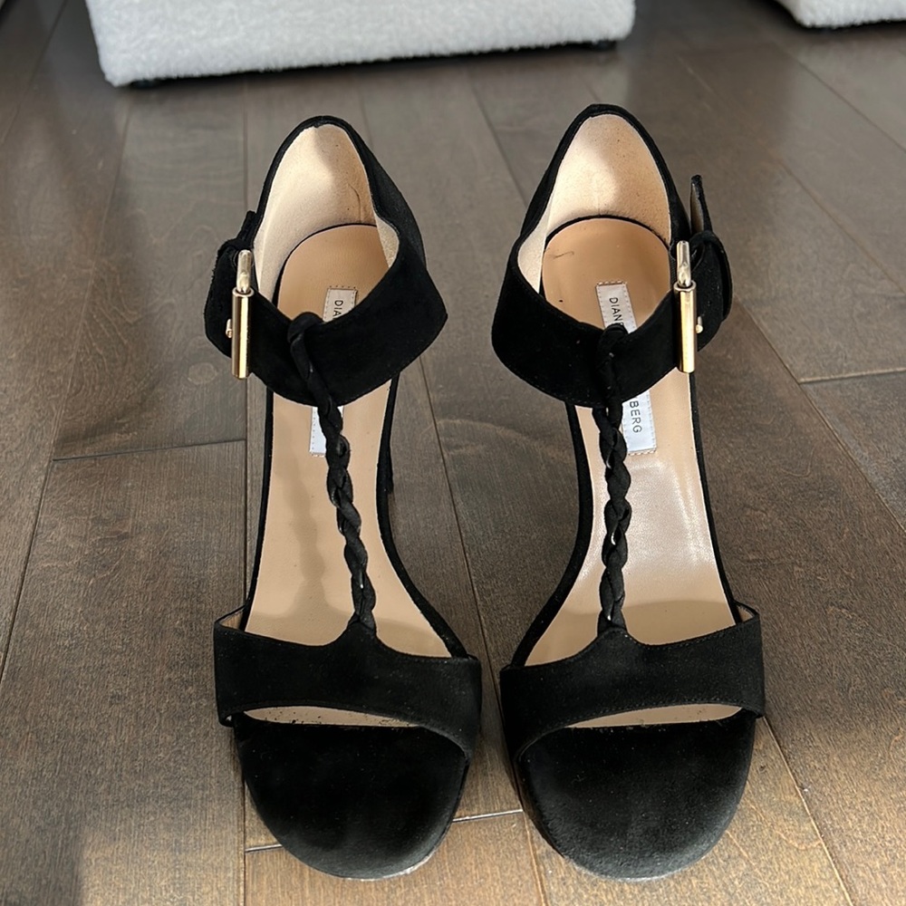 Diane Von Furstenberg DVF Vesper Heel Sandal Black Suede Size 7